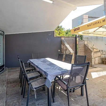 4 Bedroom Beautiful In Korcula * Zrnovo