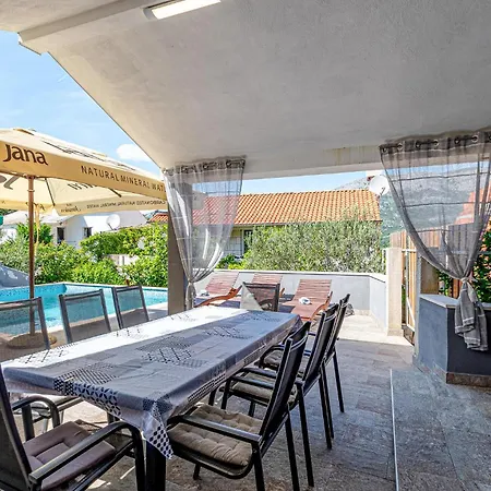 4 Bedroom Beautiful In Korcula Zrnovo