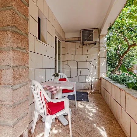 Apartman 4 Bedroom Beautiful In Korcula *