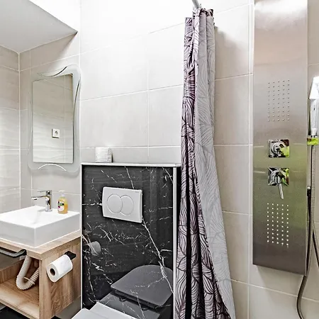 Apartman 4 Bedroom Beautiful In Korcula *