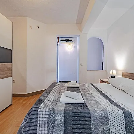 4 Bedroom Beautiful In Korcula *