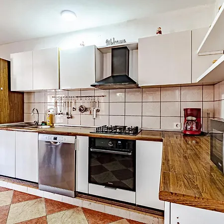 4 Bedroom Beautiful In Korcula Apartman