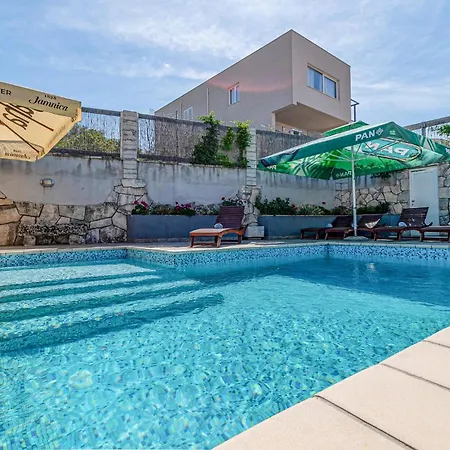 4 Bedroom Beautiful In Korcula Apartman *