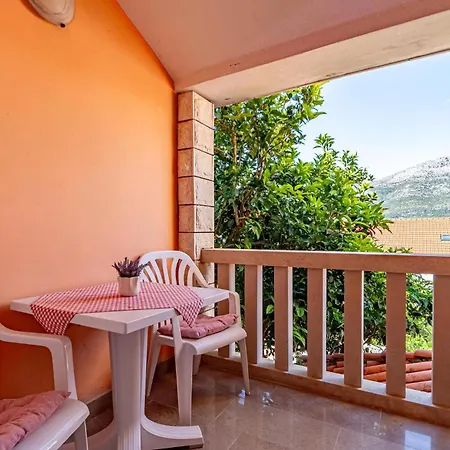 4 Bedroom Beautiful In Korcula * Zrnovo